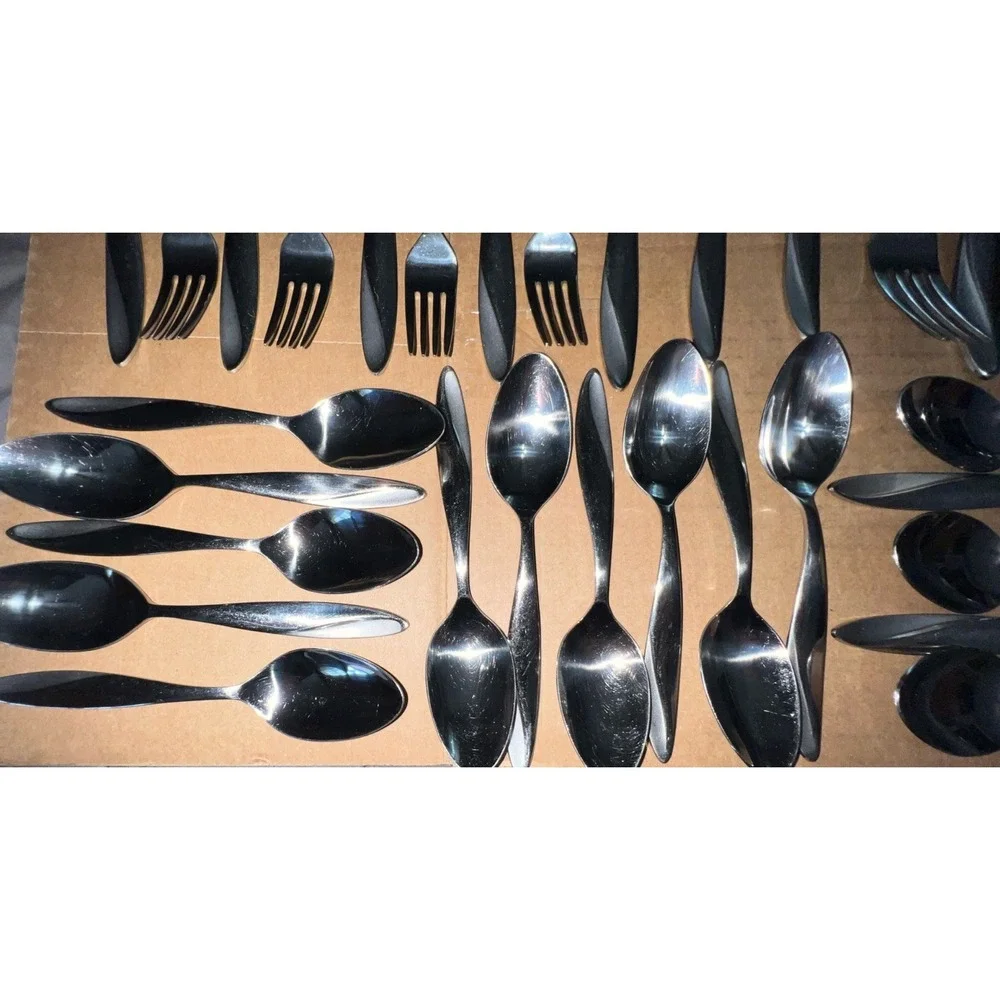 Oneida SIMMER  Stainless Flatware 56 Piece Set Vintage Contemporary Discontinued